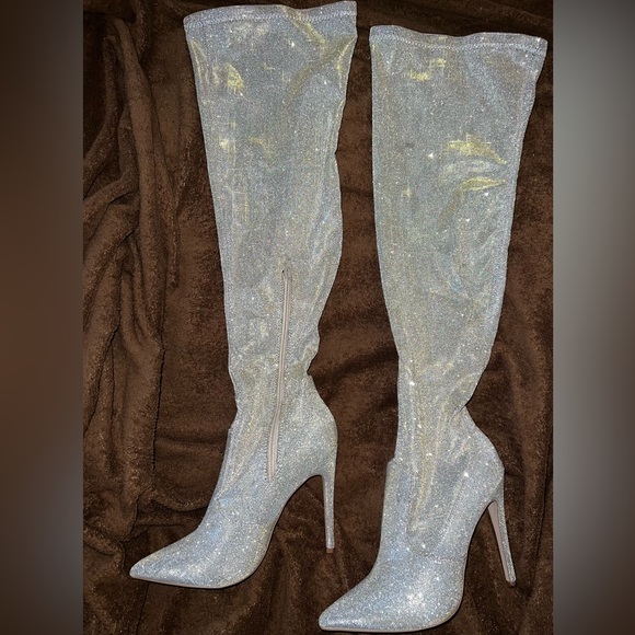 Sparkly knee high boots with hints of gold and silver. - Picture 13 of 13